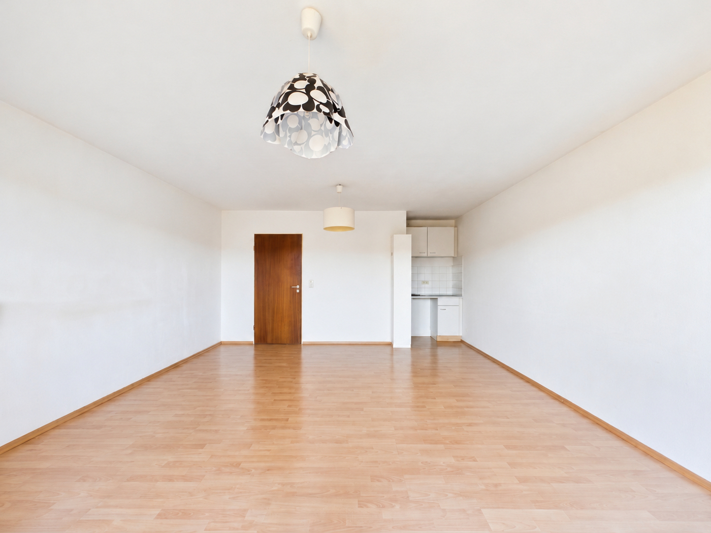 ohne Kühlschrank und ohne TV