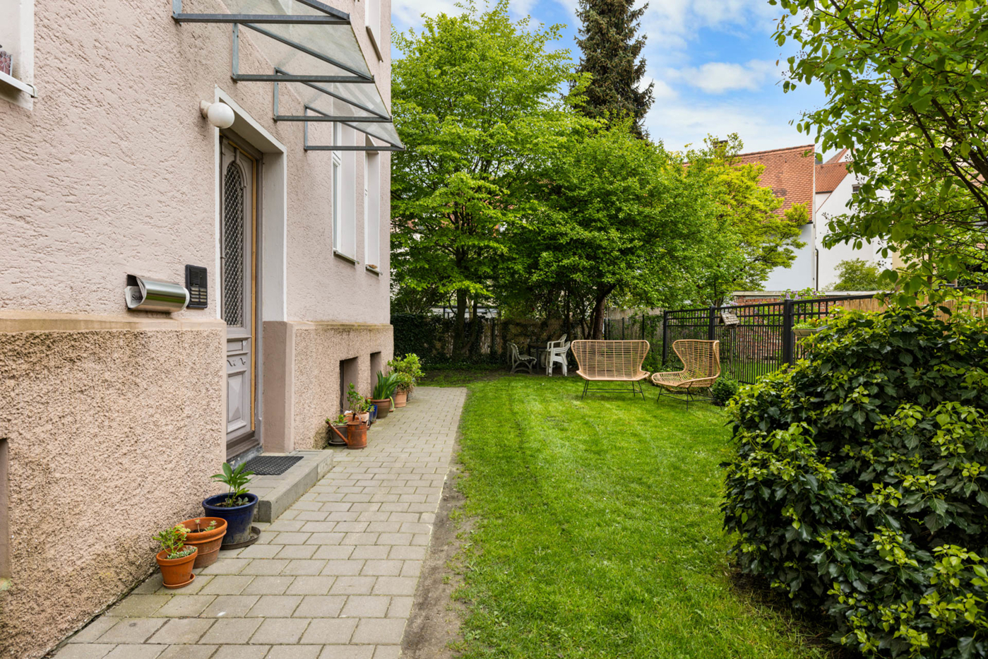 Eingang + Gemeinschaftsgarten