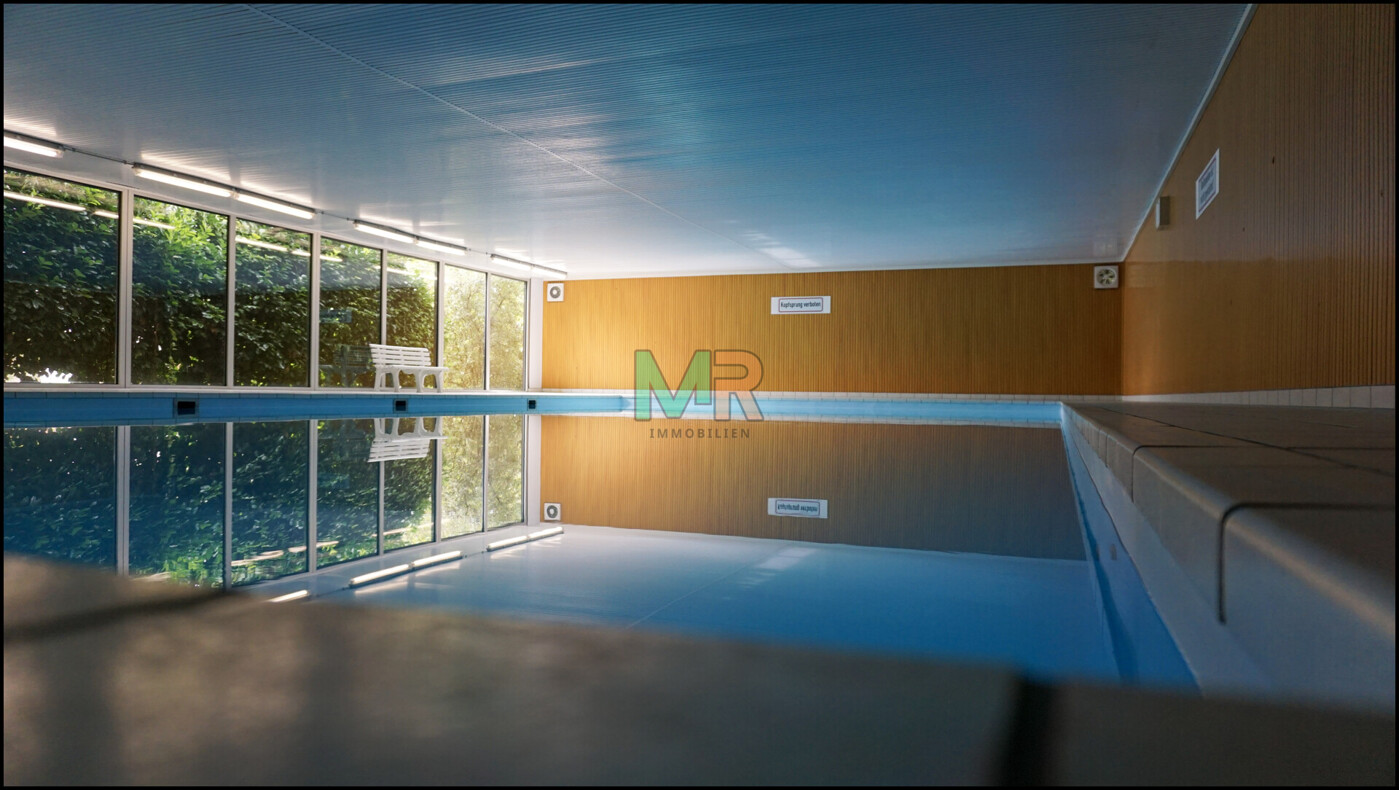 Schwimmhalle, Bild 2