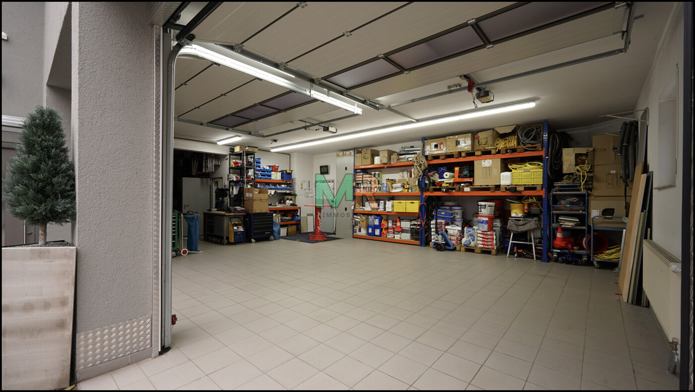 Garage Lager, Seitenansicht