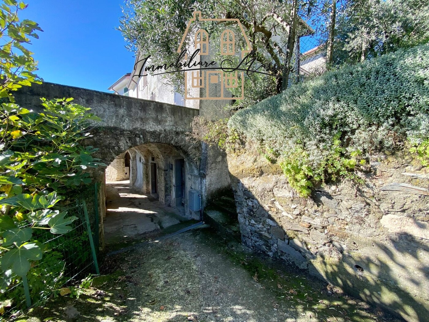 ESTERNO