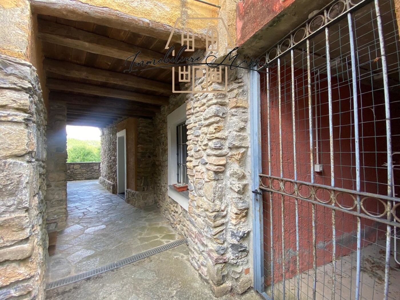 ESTERNO
