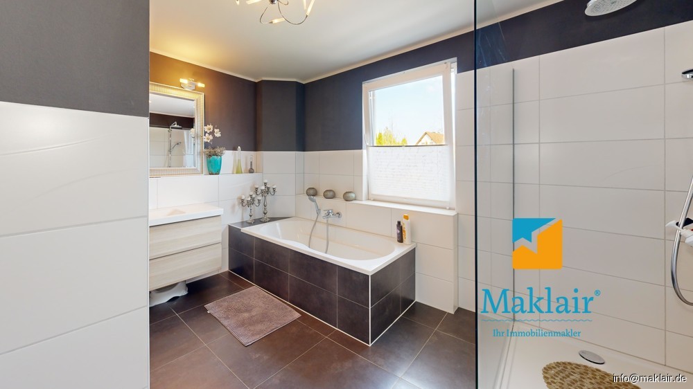 Badezimmer EG