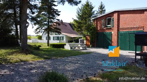 Auffahrt zur Scheune 