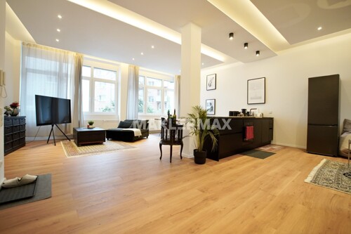 Blick zur offenen Küche