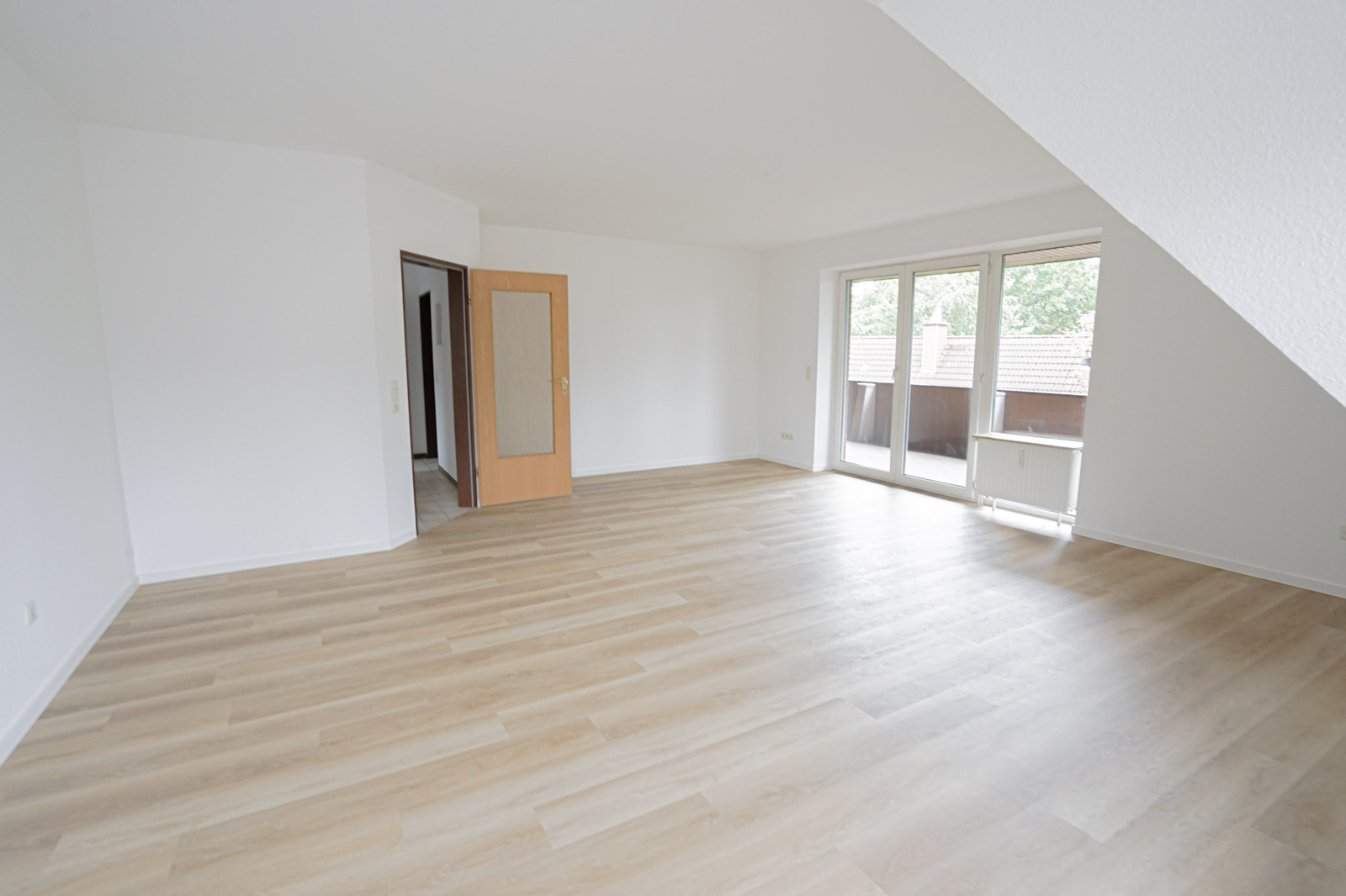 Hundsmühlen - Hunoldstraße: 2-Zimmer-DG-Wohnung, der Besichtigungstermin hat ber ... - Photo 3