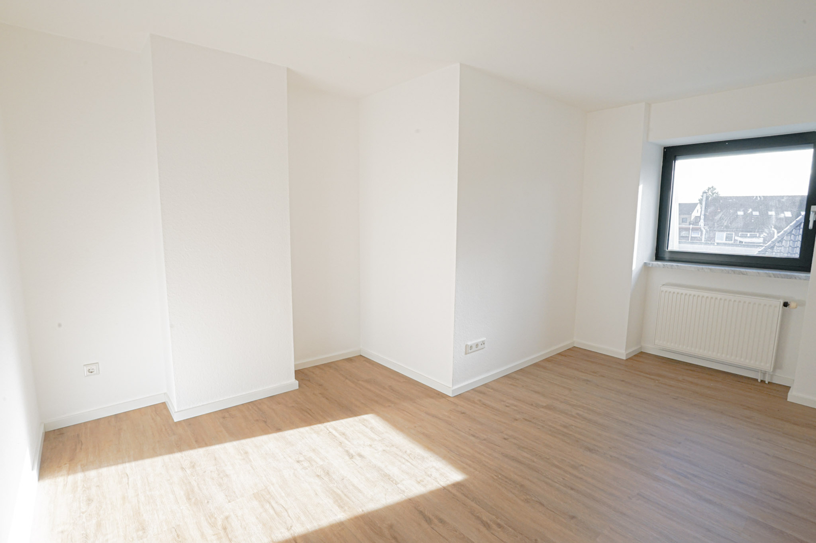 Edewecht - Hauptstraße: frisch renovierte 3-Zi. Whg., Terminvereinbarung per Tel ... - Foto 4