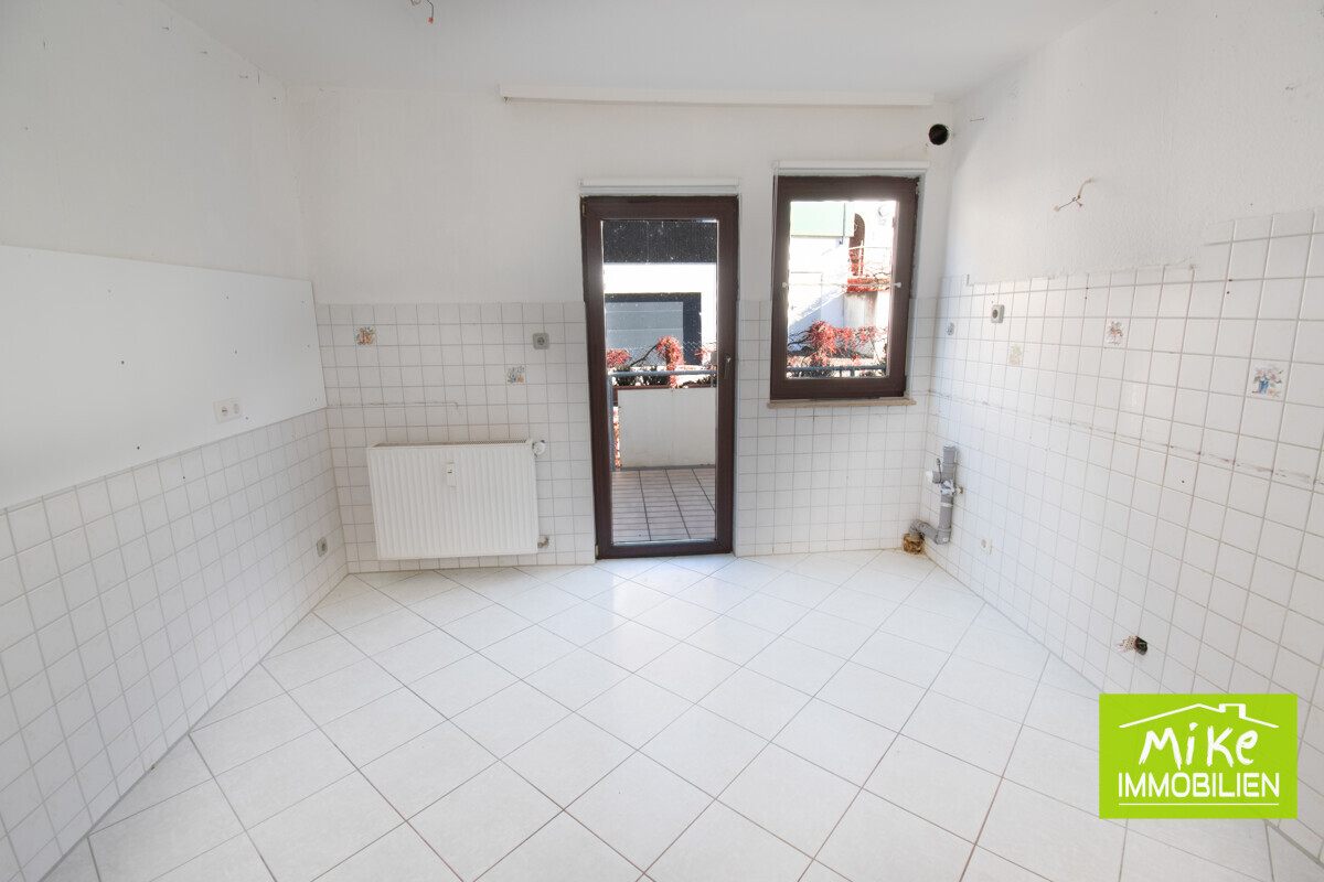 Küche mit Balkon Wohnung OG