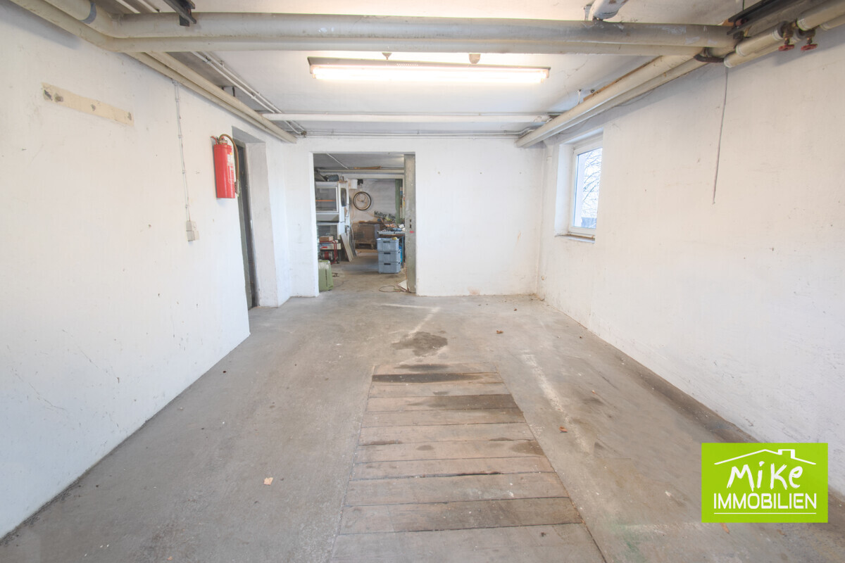 Garage mit Werkstatt