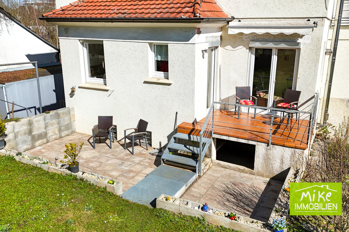 Große gepflegte Terrasse