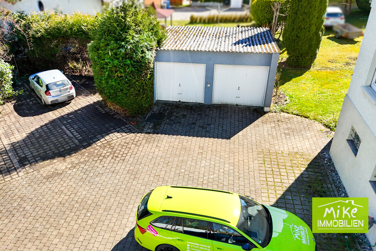 Doppelgarage mit el. Garagentor