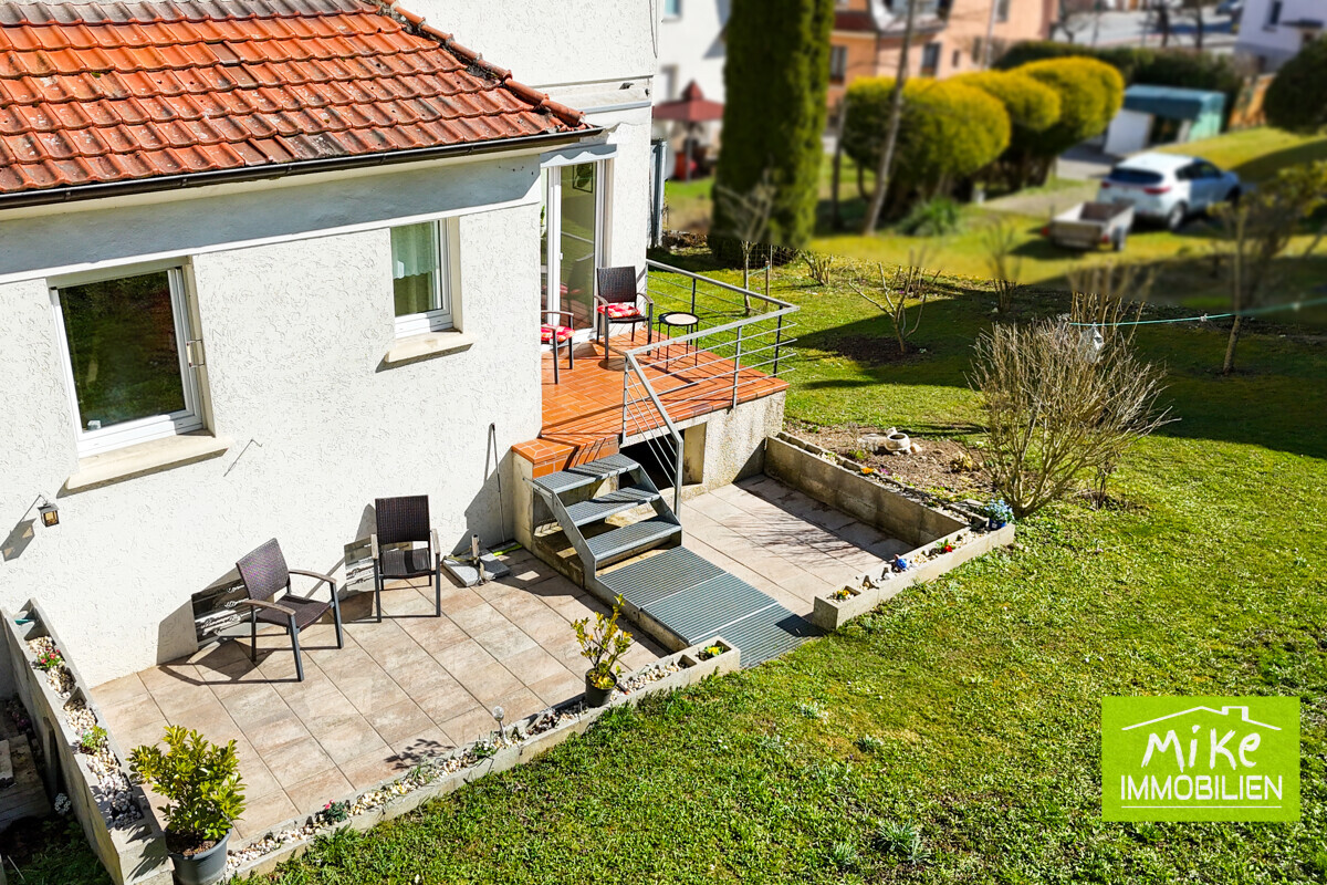 Gepflegte Terrasse und Garten
