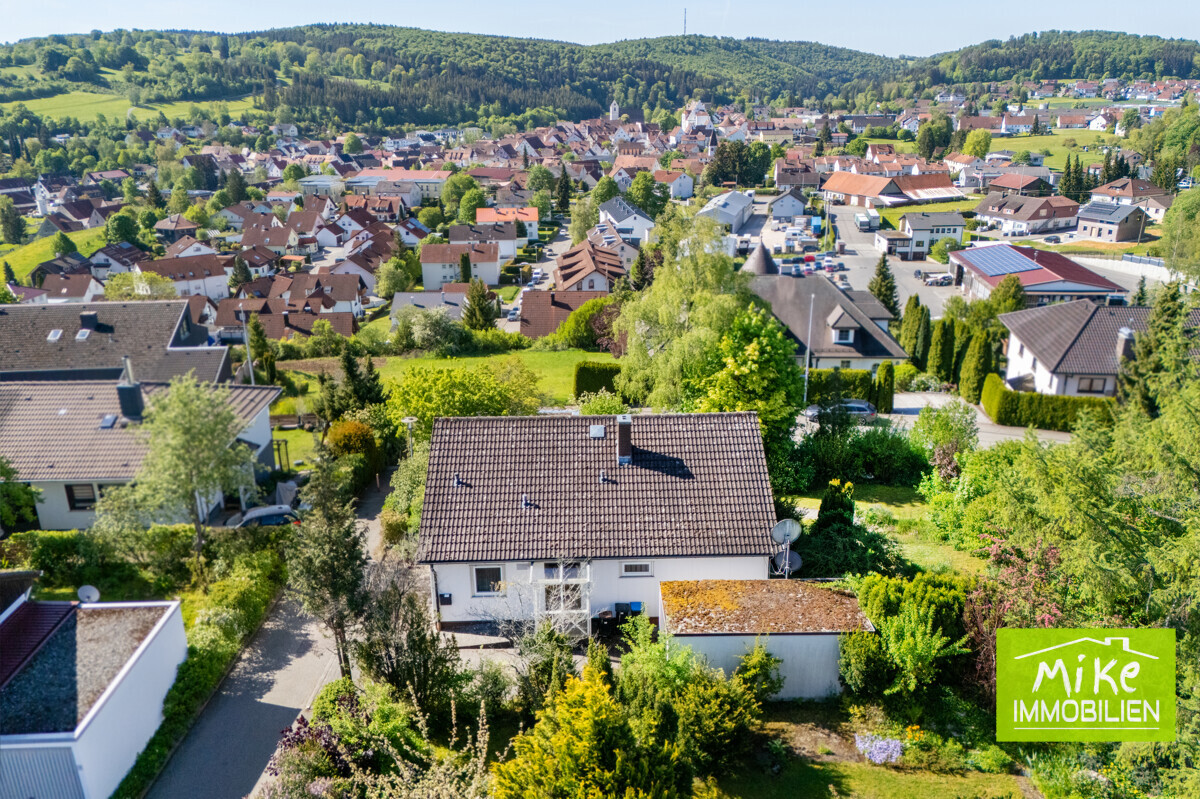 Luftaufnahme mit Blick über Trochtelfingen