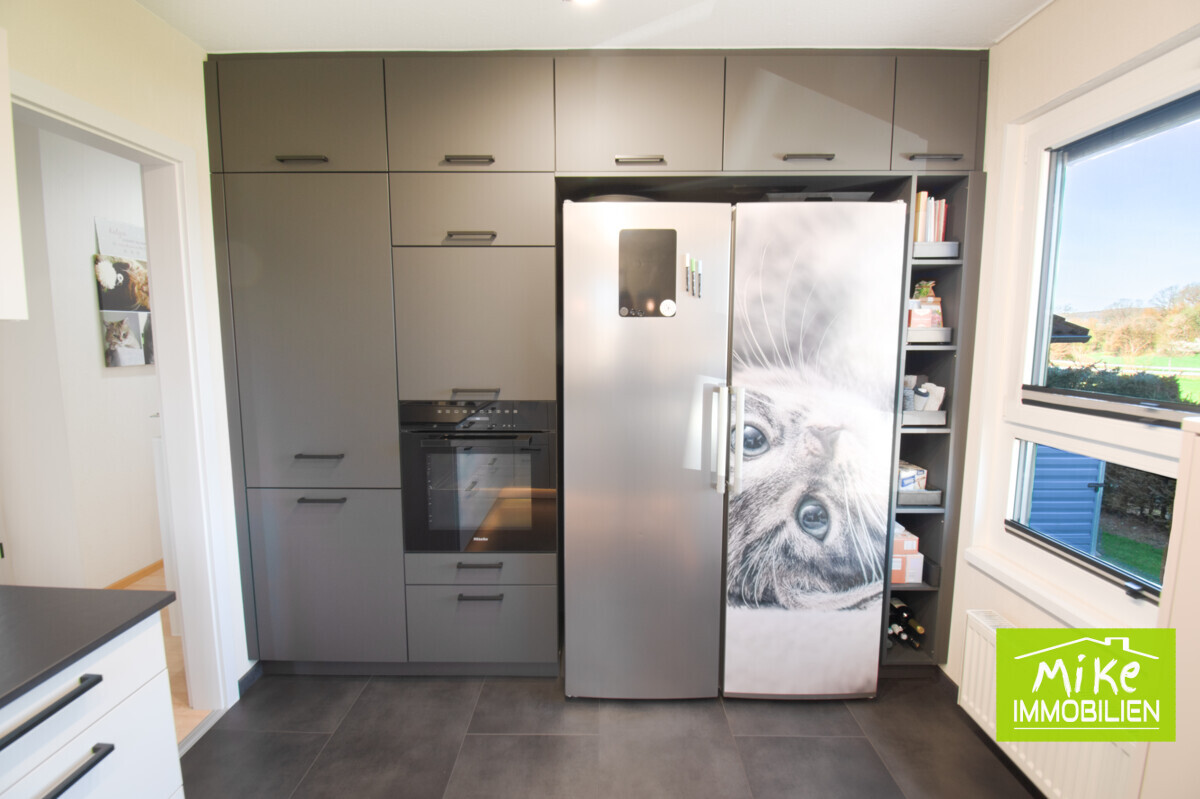 Küche mit Bosch und Miele Geräten