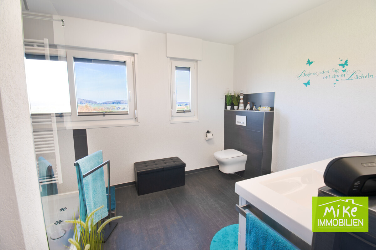 Modernes Badezimmer