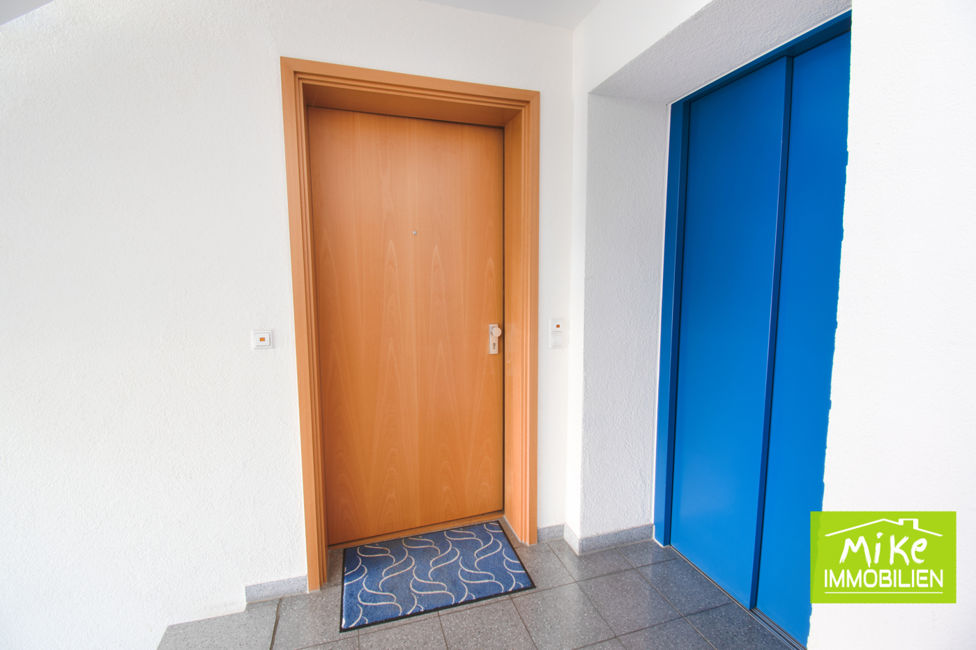 Hausflur / Wohnungseingang mit Personenlift