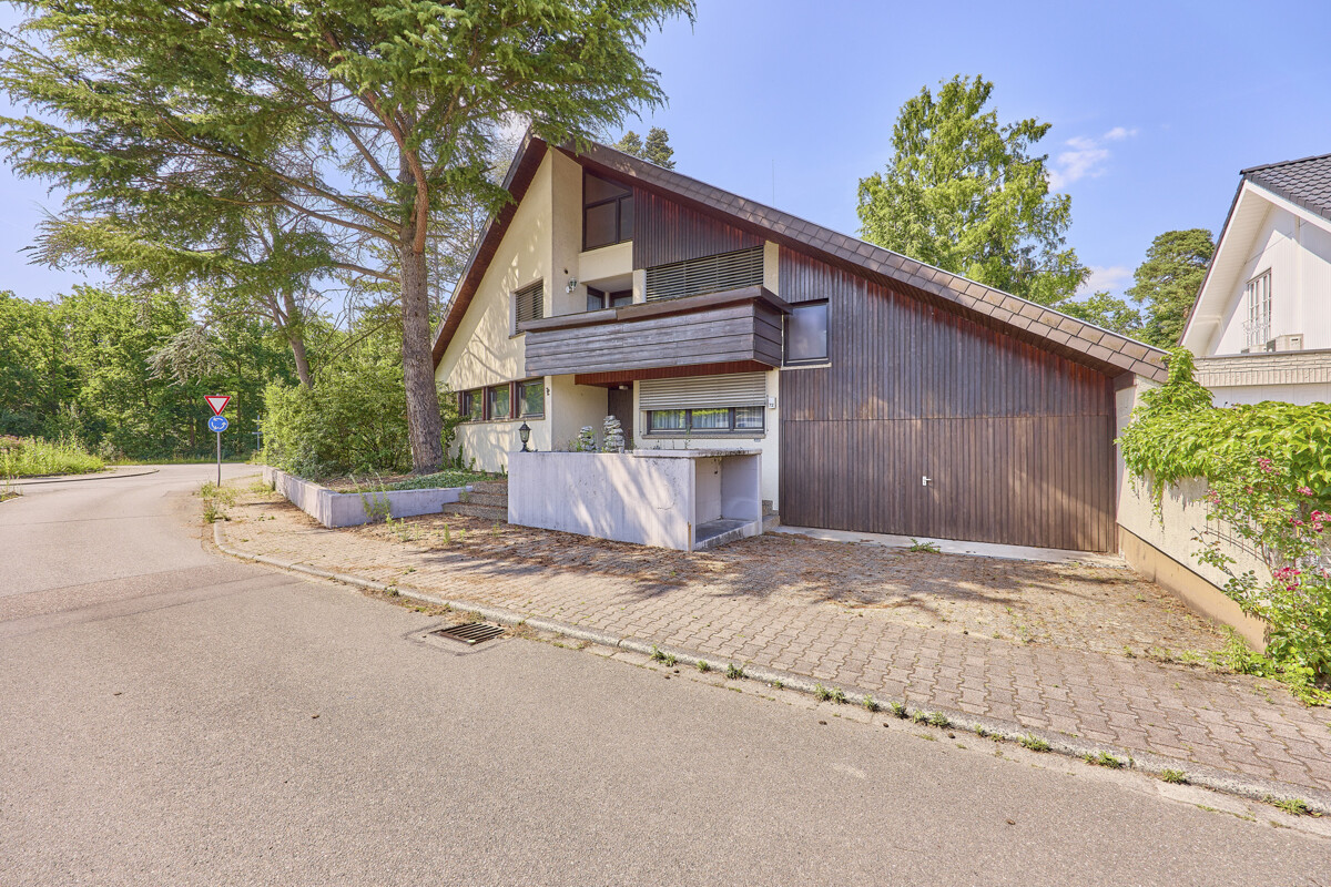 Großzügiges Einfamilienhaus in direkter Waldrandlage von Walldorf – Bild 1