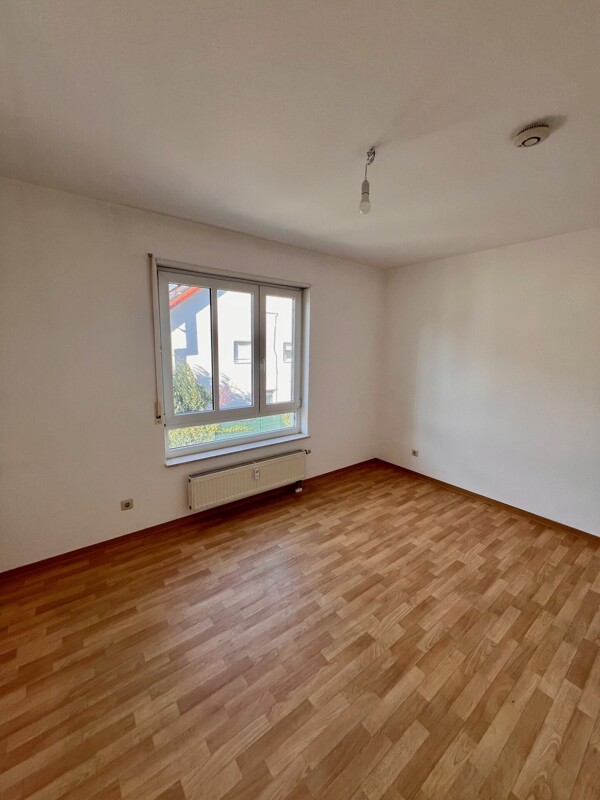 3-Zimmerwohnung mit Südbalkon und 2 Stellplätzen – Bild 3