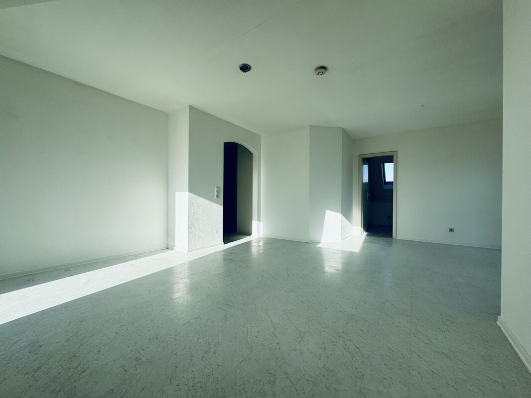 Helle 4-Zimmer-Maisonette mit Südausrichtung, 2 Balkonen & TG-Stellplätzen – Bild 4