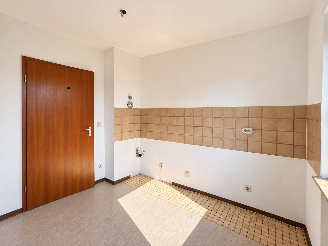 Gut geschnittene 2-Zimmer-Wohnung
mit Balkon und Tiefgaragenstellplatz – Bild 5