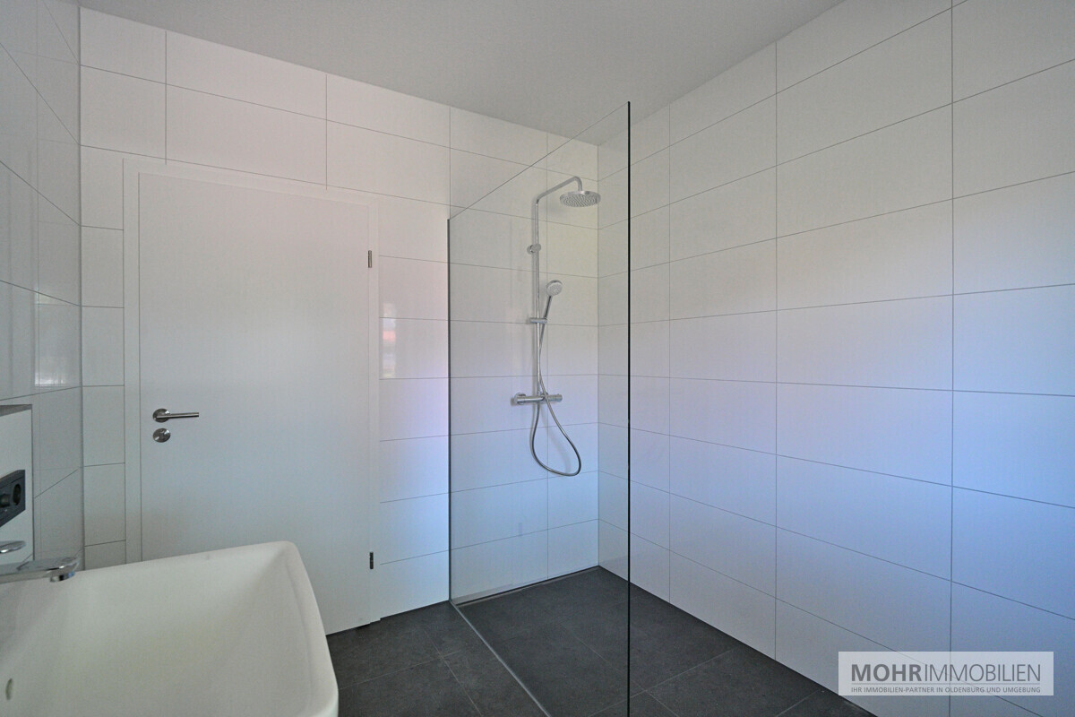 Im Erstbezug: Obergeschosswohnung mit 3 Zimmern und toller Ausstattung inkl. Küche - Photo 4