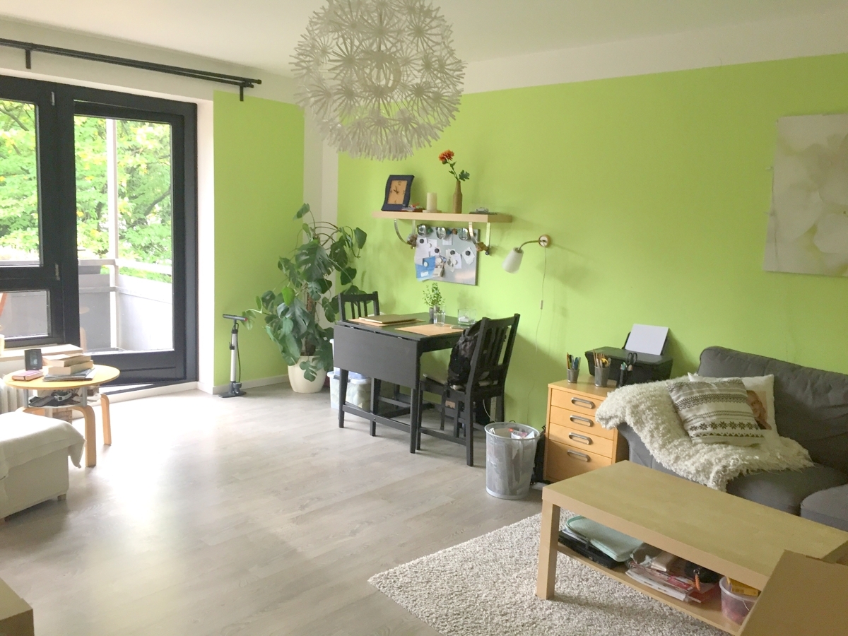 Wohnzimmer teilsaniert