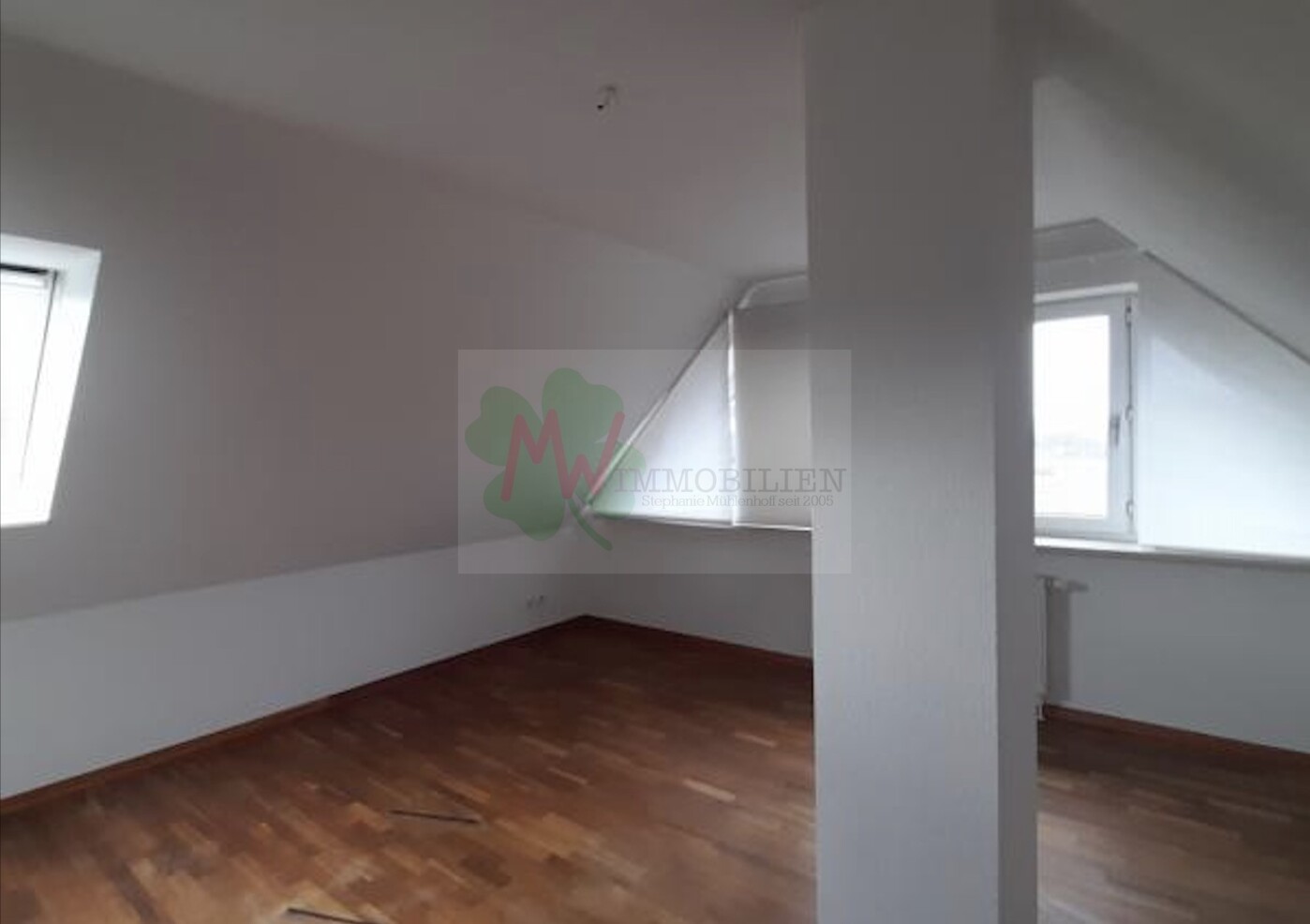 Zimmer Dachgeschoss1