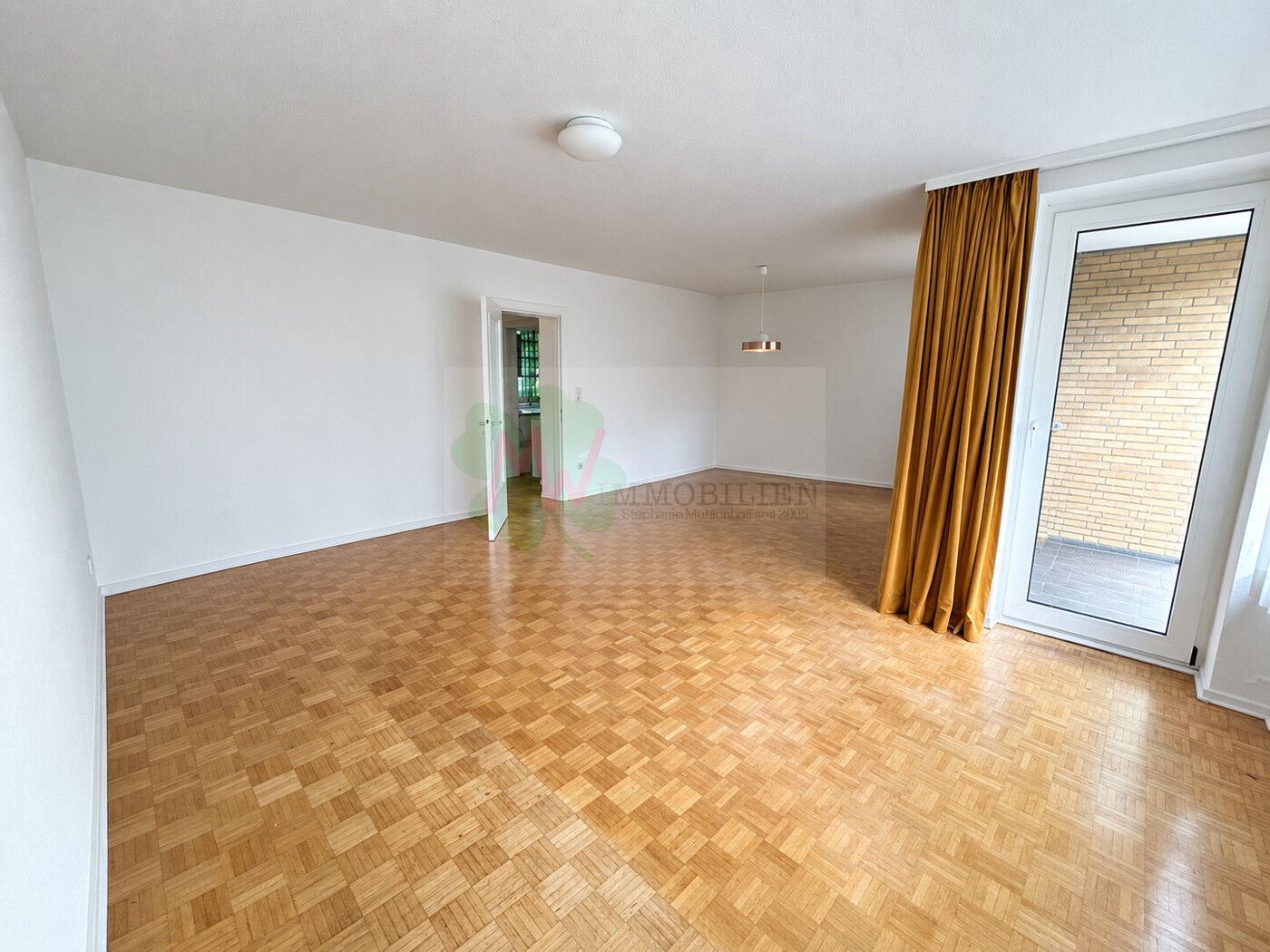 Wohn-/Esszimmer-1