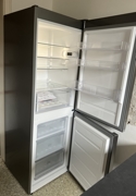 Kühlschrank mit Gefiereinheit