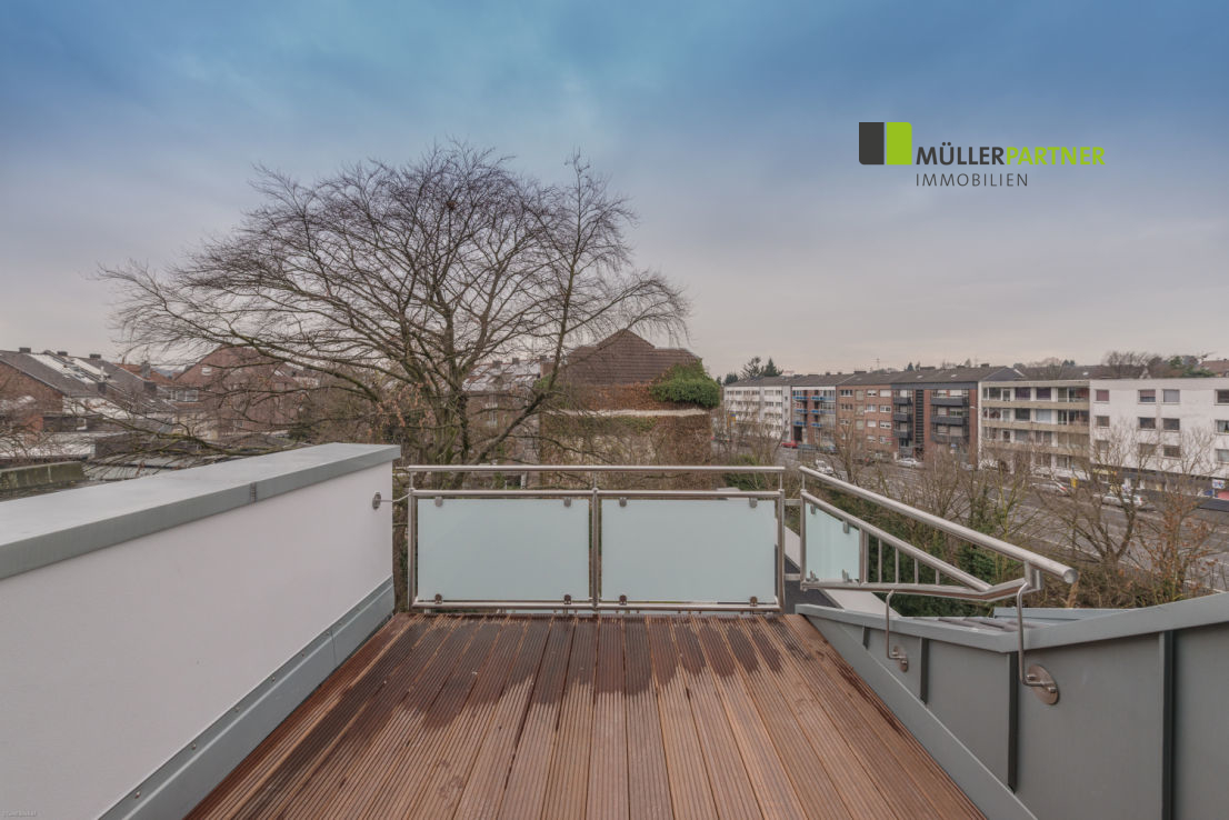 Moderne Dachgeschosswohnung mit Dachterrasse im Stadtzentrum von Eschweiler - Foto 2