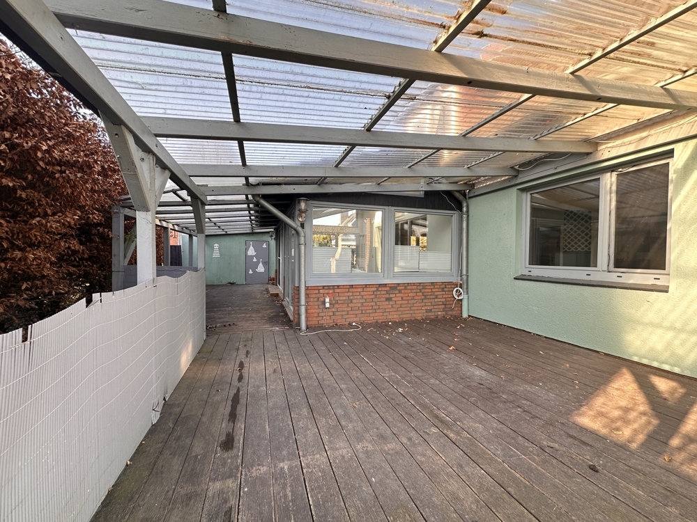 gr. Überdachte Terrasse
