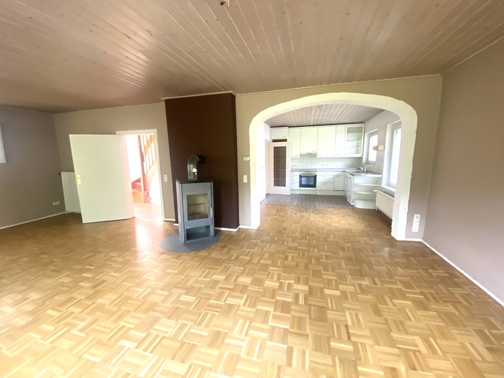 geräumiges Erdgeschoss