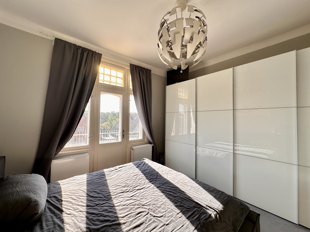 Schlafzimmer 1 mit Balkon im OG