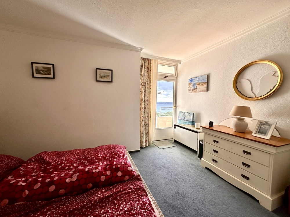 Großes Schalfzimmer mit Meerblick