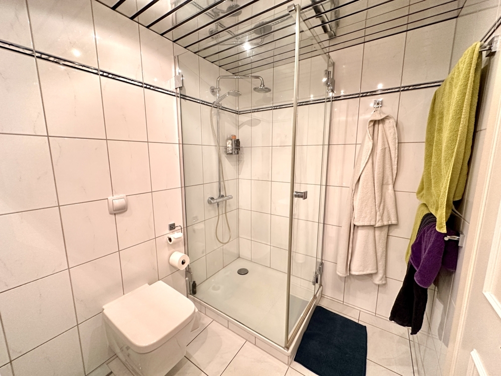 Große Dusckabine aus Echtglas