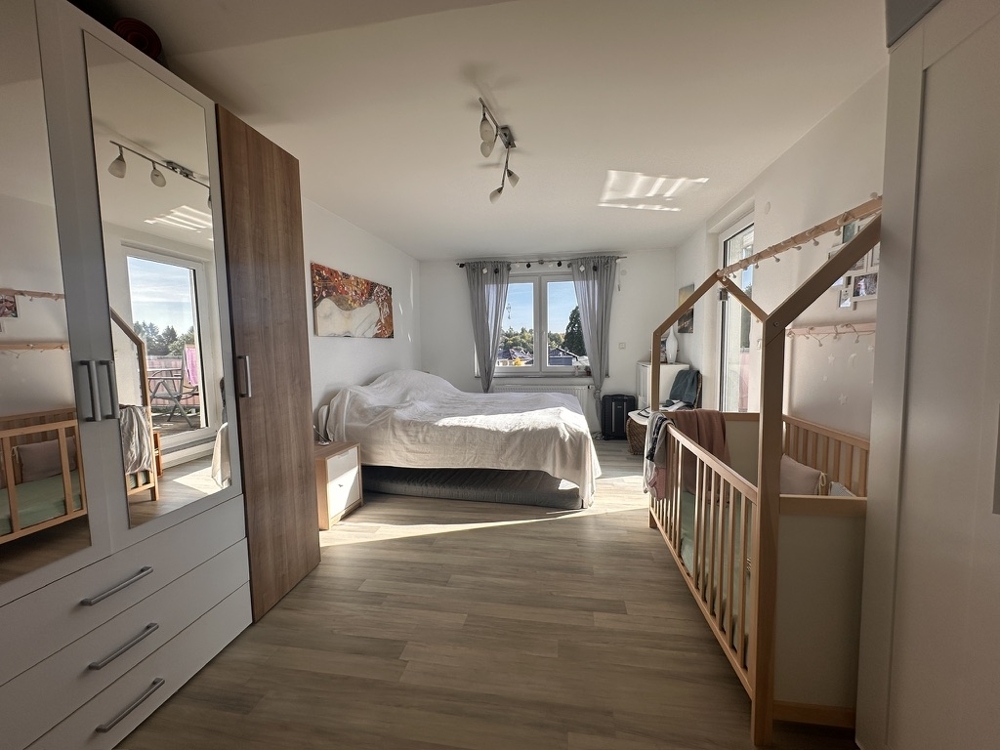 Großes Schlafzimmer