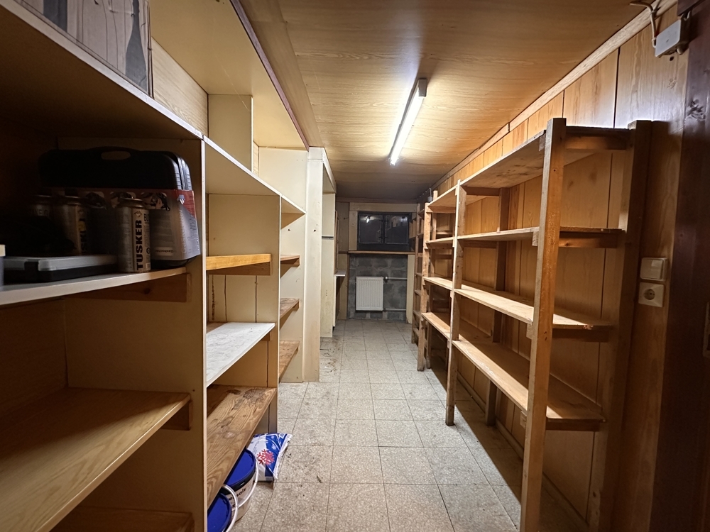 Vorratsraum im Keller