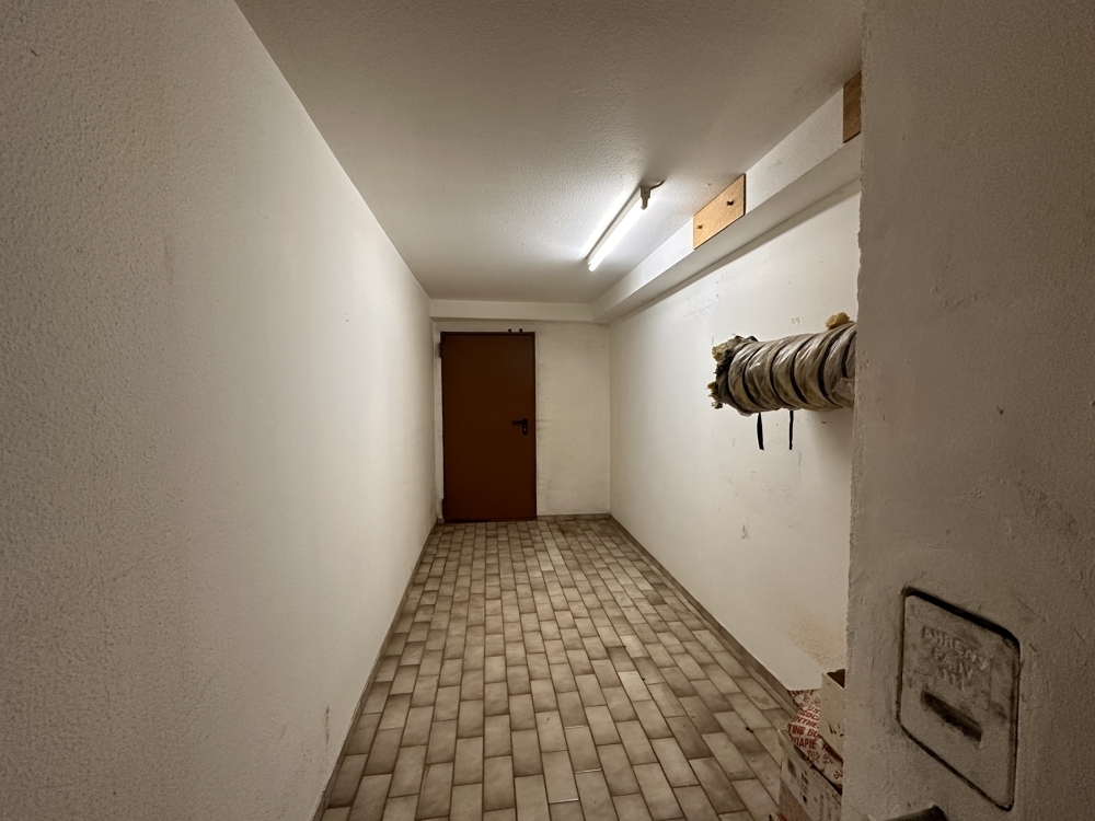 Flur im Keller