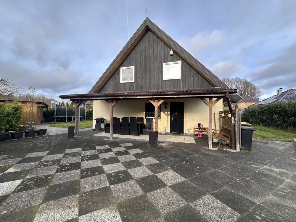 Überdachte Terrasse für gemütliche Stunden