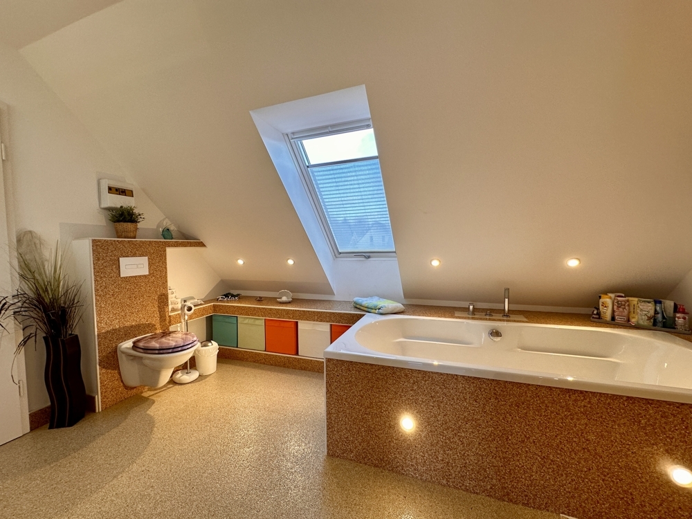 Ton in Ton abgestimmtes Vollbad