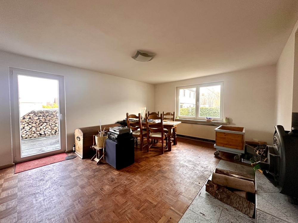 Geräumiges Wohnzimmer