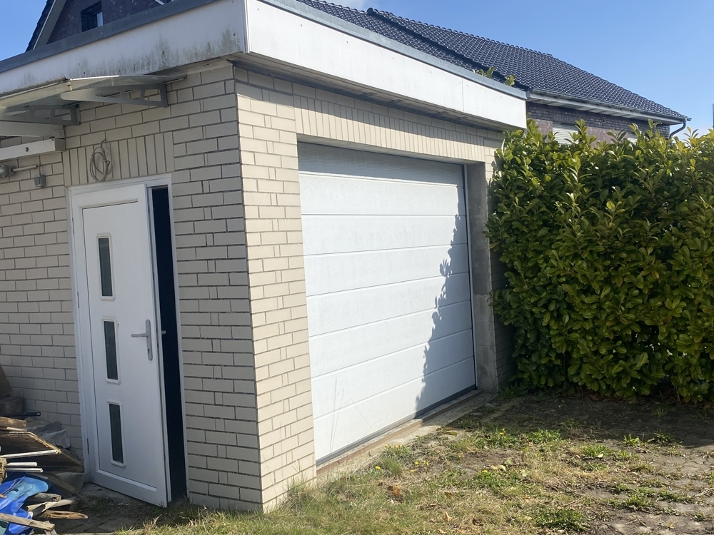 Seiteneingangstür Garage