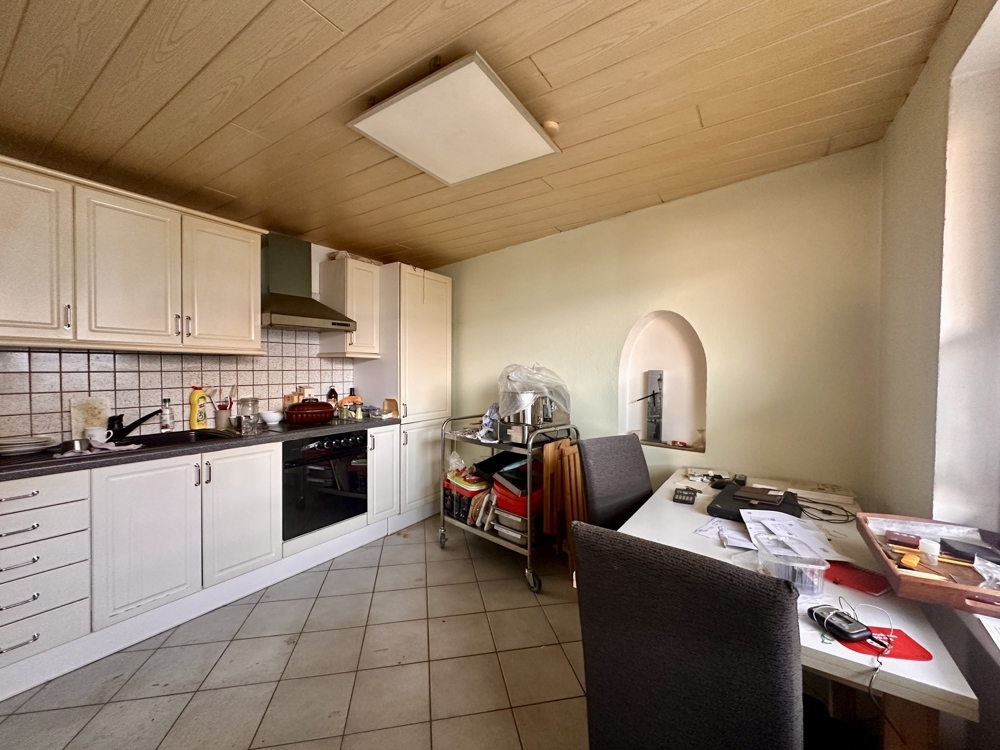 Wohnküche mit Sitzmöglichkeit