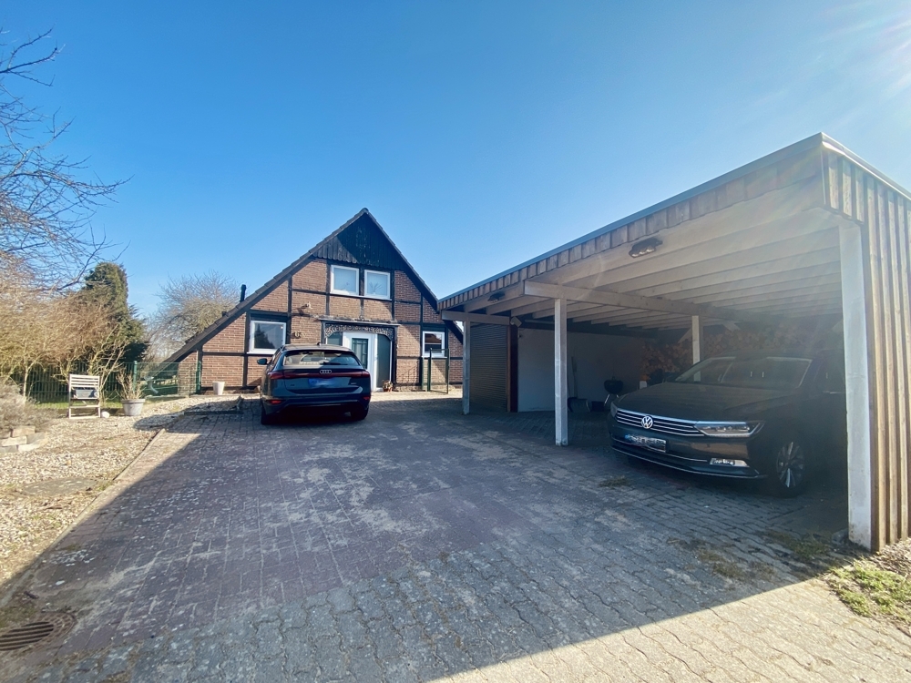 Einfahrt rum Fachwerktraum