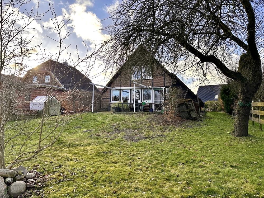 Rückansicht im Garten