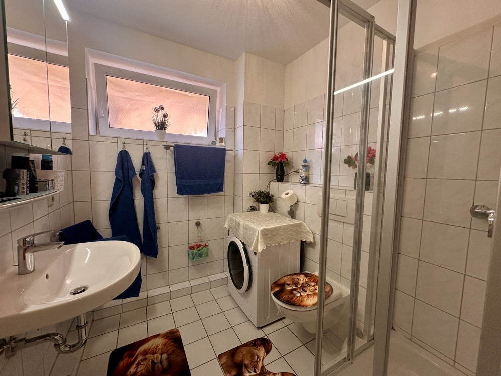 Duschbad mit Außenfenster