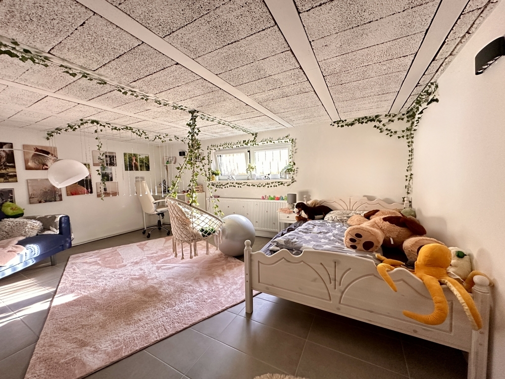 Kinderzimmer im Keller