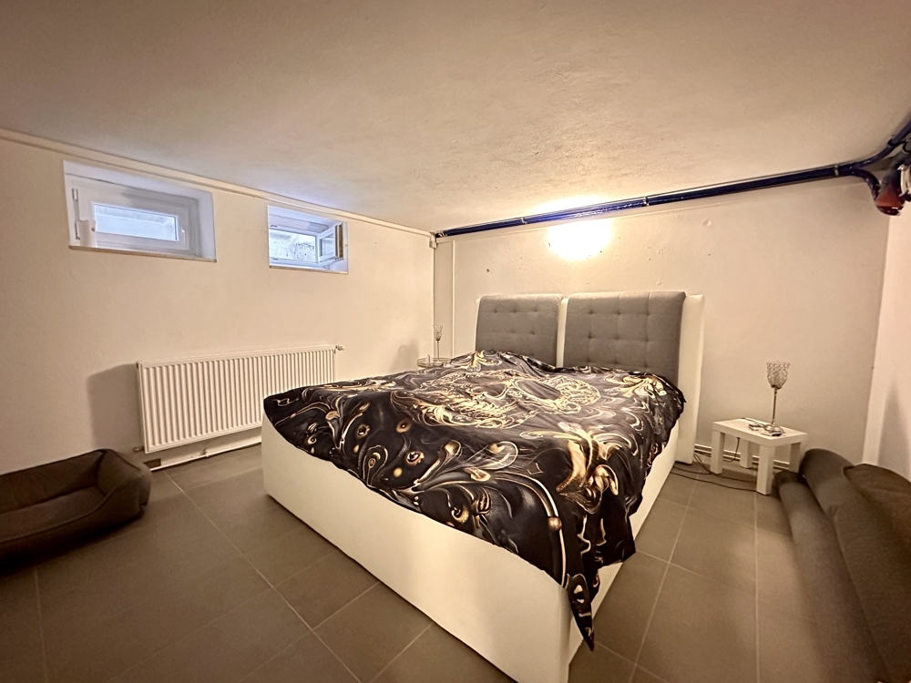 Schlafzimmer im Keller