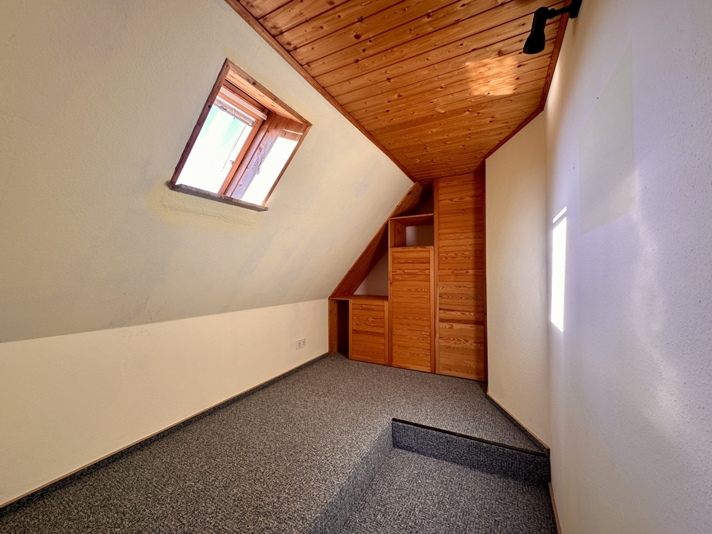 Ankleidezimmer im DG