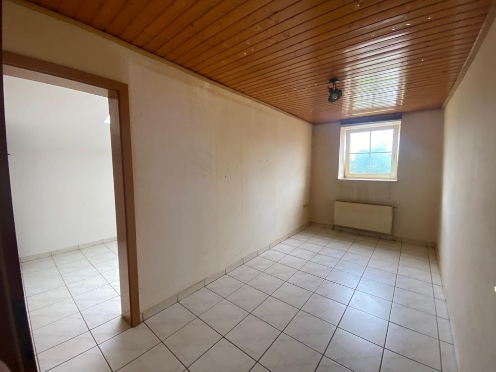 Durchgangszimmer im DG
